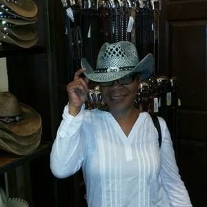 Meet your Posher, Celeste